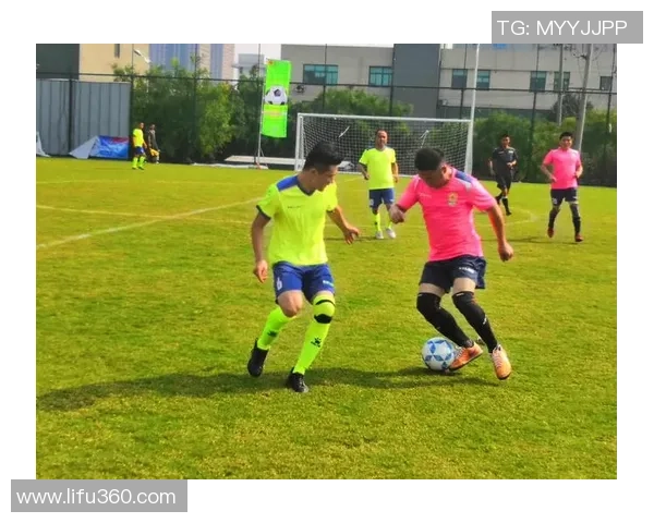 张磊谈足球生涯：从青涩少年到职业球员的心路历程回顾